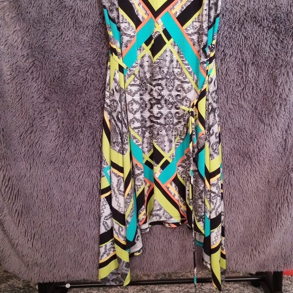 Sleeveless dress - Picture 2 of 4